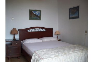 Grecia Privát Nidri, Exteriorul